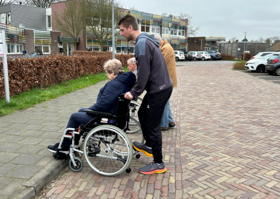 Workshop Rolstoel duwen voor vrijwilligers